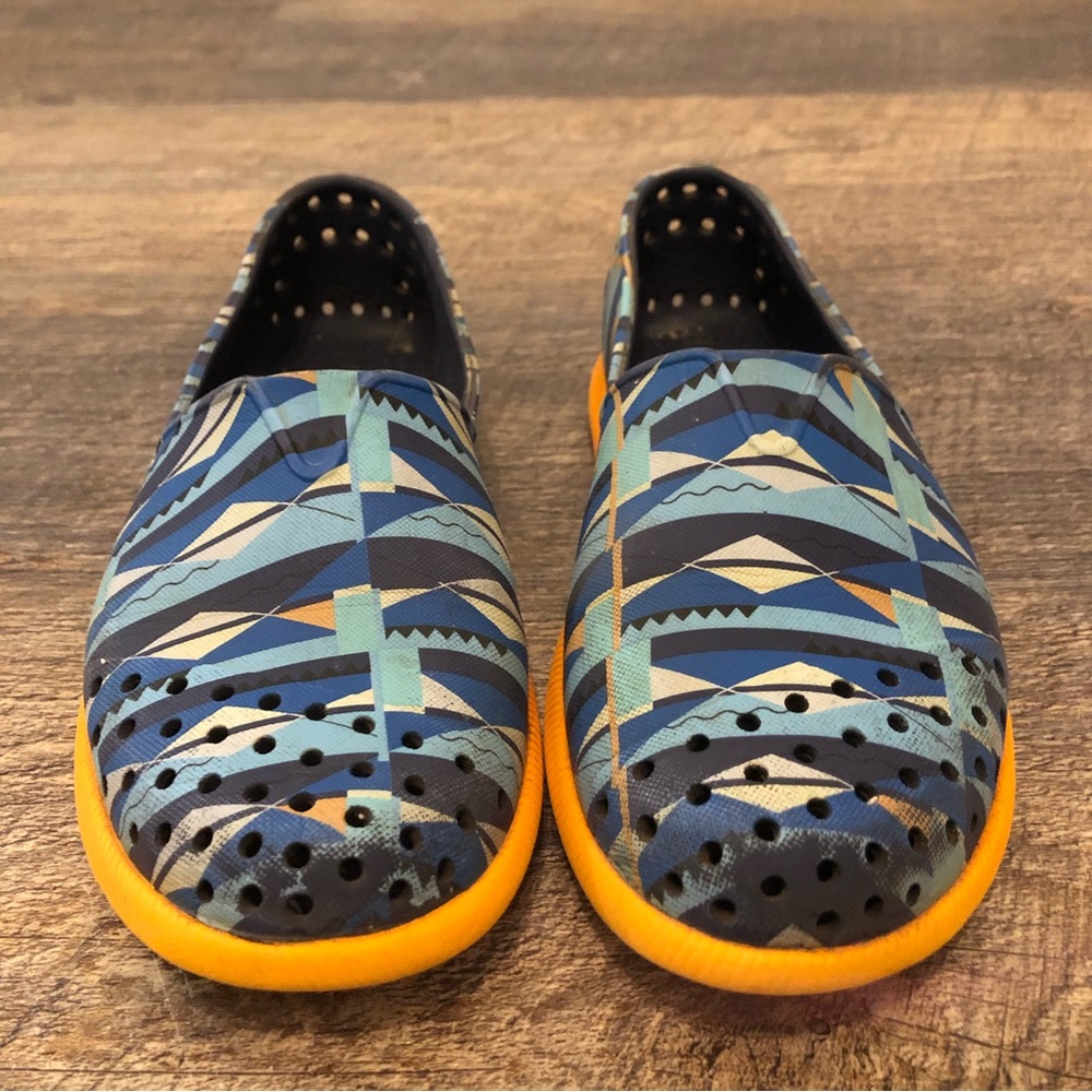 Native Verona Print Junior Slip On Sneaker, Regatta Blue/Begonia